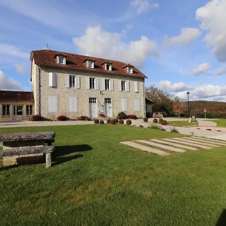 Renove Au Bord Du Lac, 3 Ch, Jardin, Tv, Internet, Activites Nautiques, 6 Pers, Animaux Admis - Fr-1-742-404 Holiday home Saint-Gerons