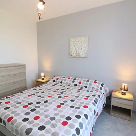 Renove Au Bord Du Lac, 3 Ch, Jardin, Tv, Internet, Activites Nautiques, 6 Pers, Animaux Admis - Fr-1-742-404 Holiday home Saint-Gerons
